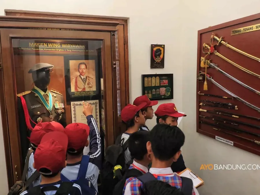 Atribut & Tradisi — koleksi Museum Kavaleri